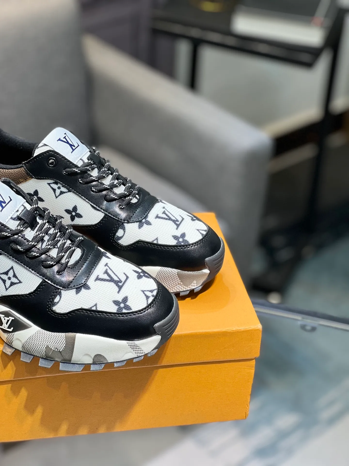 Men's shoes 💰440 [Lv] The latest casual men's shoes, high-quality workmanship, uppers made of cowhide, genuine leather insoles, fashionable rubber outsole, casual and fashionable, high-end quality, code number: 38-44. 45 can be customized and cannot be returned!